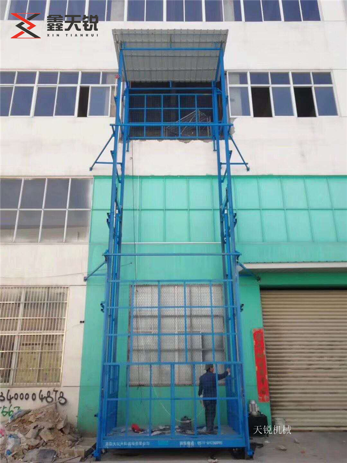大兴安岭室外导轨式升降机